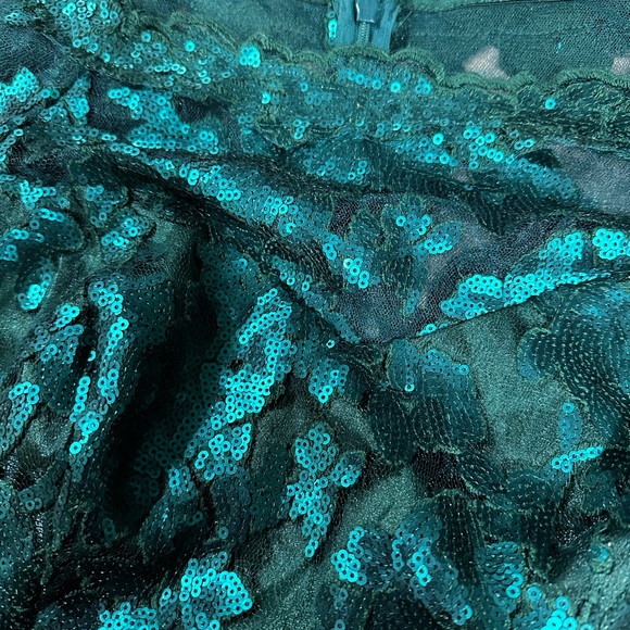 Formal green dress in mint condition - Picture 3 of 8